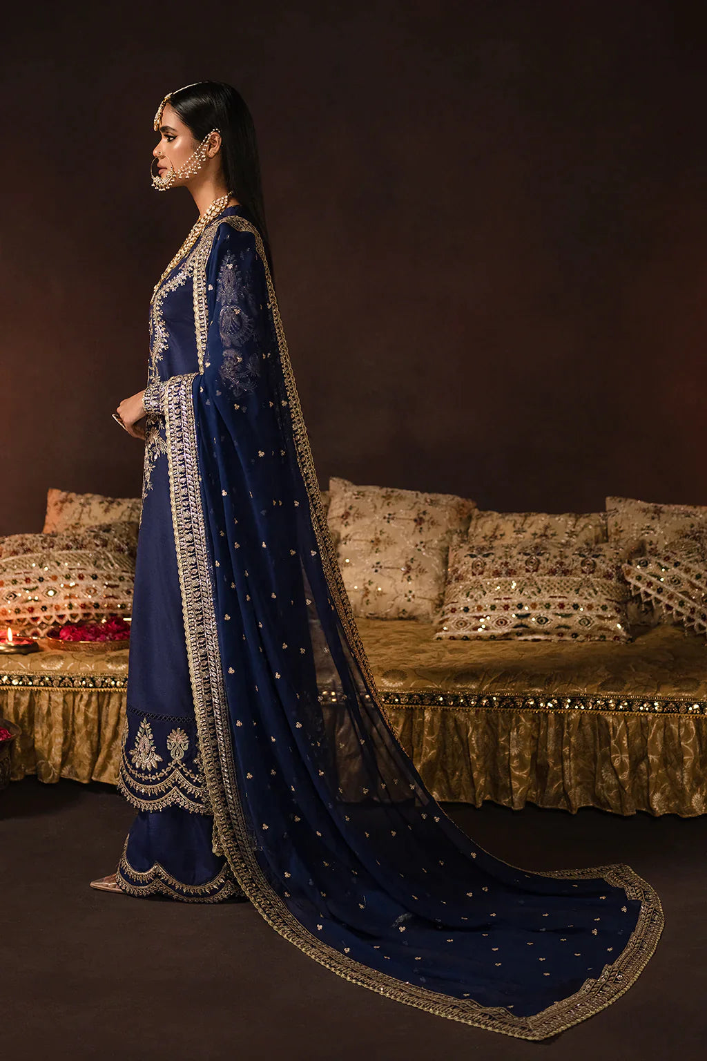 Afrozeh Blue Velvet collection LF0956